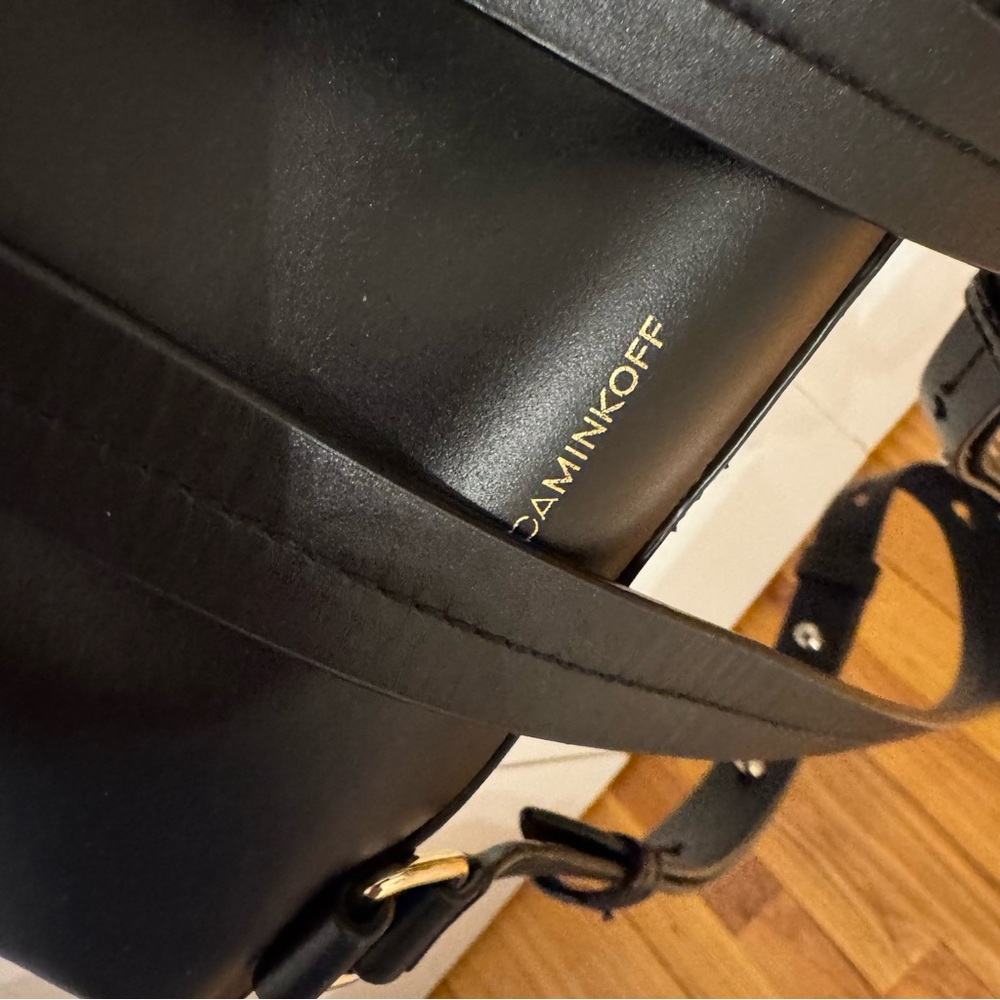 Rebecca Minkoff very good condition leather backpack - Picture 5 of 6